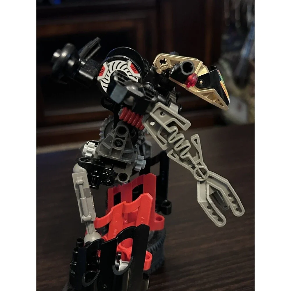 Vintage 1999 LEGO Technic 8520 Millennium Slizer Throwbot Millennia w Discs Red